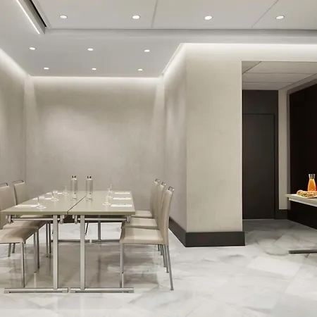 Nh Collection Amistad Hotell 4*