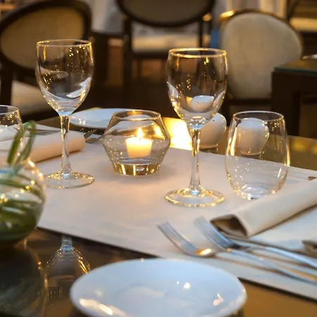 Nh Collection Amistad Hotel