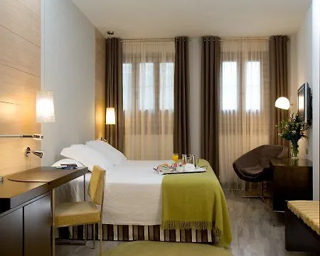 Nh Collection Amistad Hotell 4*